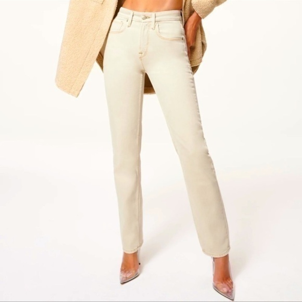 Good American Straight Leg Jeans in Bone